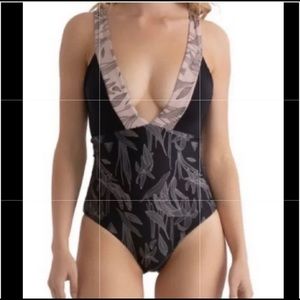 TAVIC | LUNA | ONE PIECE | BLACK ORCHID |SWIMSUIT